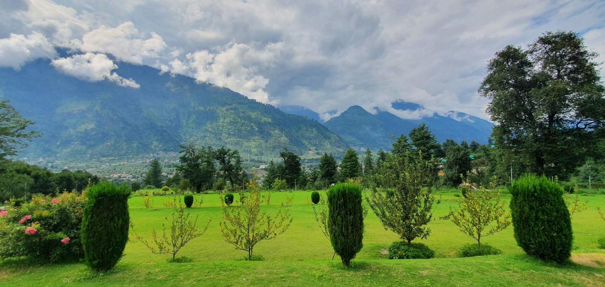 Anand Vardhan Resorts Manāli Exteriér fotografie
